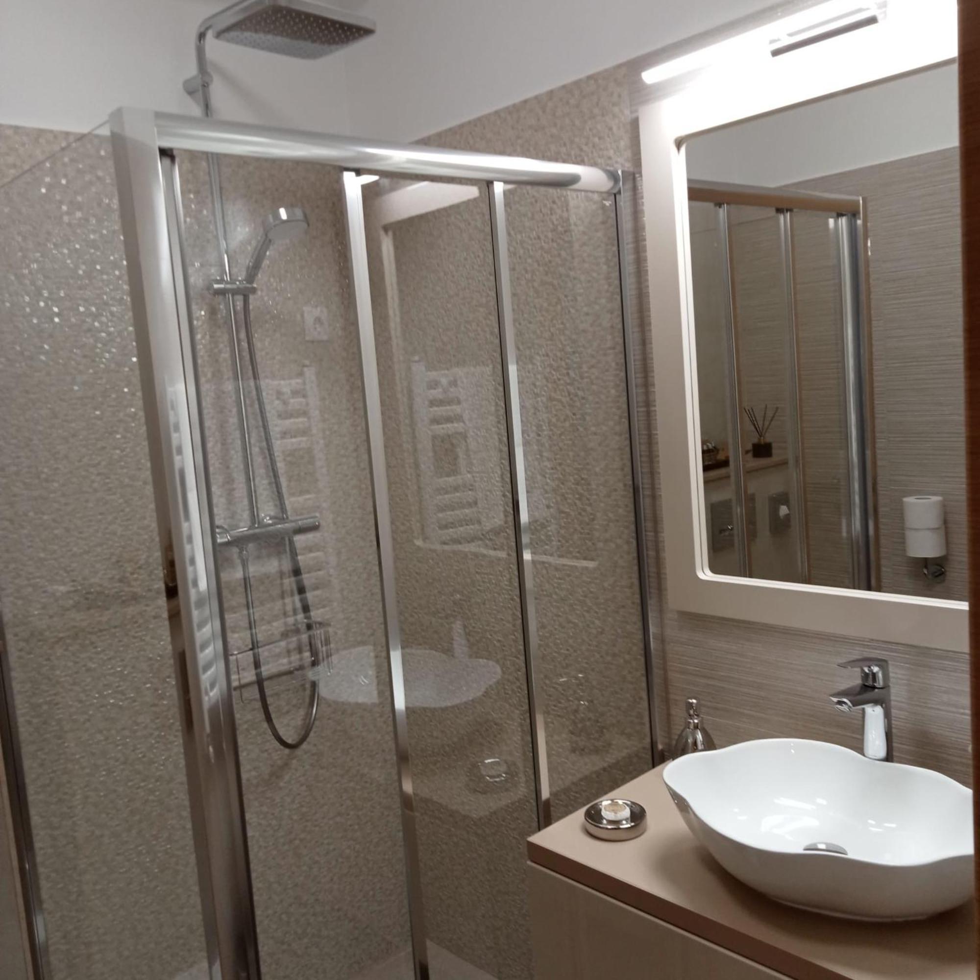 Elegant Suite - Titan Park Bucureşti Eksteriør bilde
