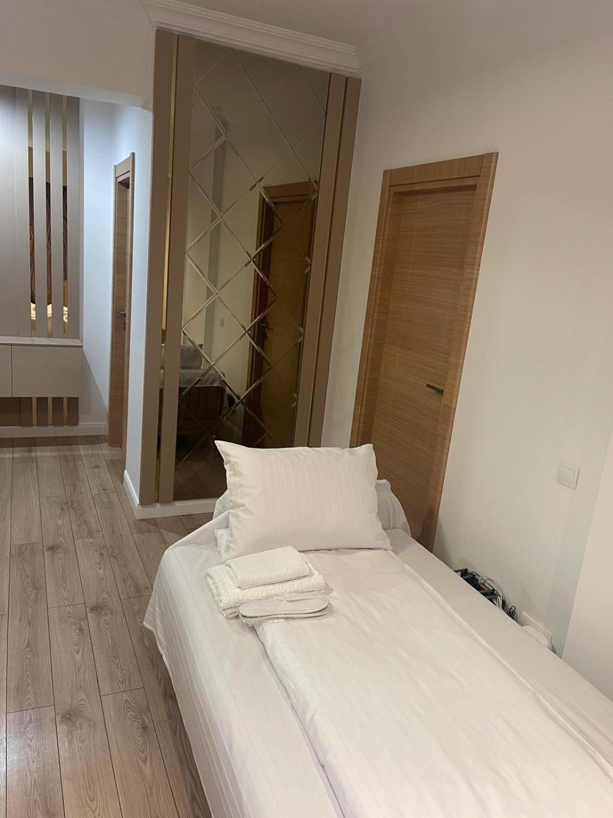 Elegant Suite - Titan Park Bucureşti Eksteriør bilde